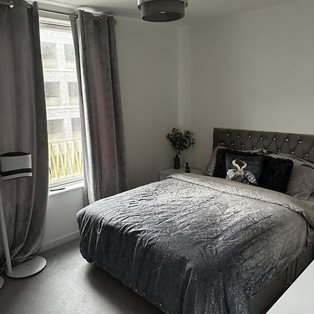Barking Riverside Thamesmead  Esterno foto